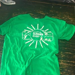 Nice green shir that says best summer ever